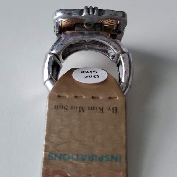 Ring - Picture 2 of 3